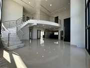 <strong></strong>&nbsp;<small>(5 dormit&oacute;rios sendo 5 su&iacute;tes)</small>