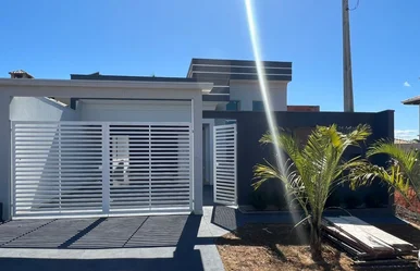 <strong></strong>&nbsp;<small>(2 dormit&oacute;rios sendo 1 su&iacute;te)</small>