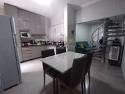 <strong></strong>&nbsp;<small>(4 dormit&oacute;rios sendo 1 su&iacute;te)</small>