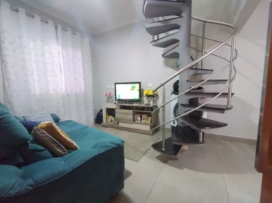 <strong></strong>&nbsp;<small>(4 dormit&oacute;rios sendo 1 su&iacute;te)</small>