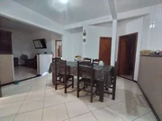 <strong></strong>&nbsp;<small>(4 dormit&oacute;rios sendo 1 su&iacute;te)</small>