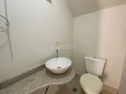 <strong></strong>&nbsp;<small>(3 dormit&oacute;rios sendo 3 su&iacute;tes)</small>