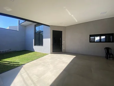 <strong></strong>&nbsp;<small>(3 dormit&oacute;rios sendo 1 su&iacute;te)</small>