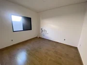 <strong></strong>&nbsp;<small>(3 dormit&oacute;rios sendo 1 su&iacute;te)</small>