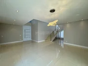 <strong>Casa à venda em condomínio de alto padrão: 3 quartos, 1 suít</strong>