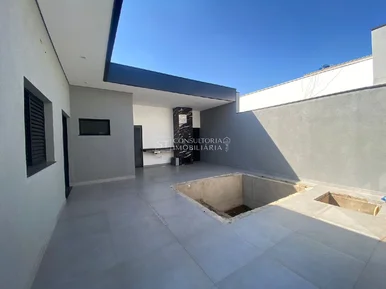 <strong>Casa de alto padrão com 3 quartos e 2 suítes, no Jardim Terr</strong>