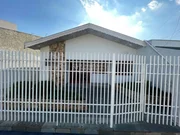 <strong></strong> ()