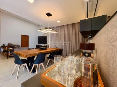 <strong>Casa em condomínio à venda, 3 quartos, 1 suíte, 1 closet, 1 </strong>