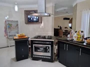 <strong></strong>&nbsp;<small>(3 dormit&oacute;rios sendo 1 su&iacute;te)</small>