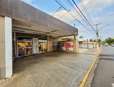 <strong>Salão Comercial à Venda, Bairro Jardim Ipiranga: 5 Salas, 3 </strong>