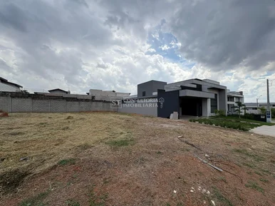 <strong>Terreno em Condomínio à Venda em Nova Odessa-SP, Condomínio </strong>