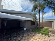 <strong>Casa à venda: 3 quartos, 3 salas, 2 banheiros, 2 vagas de ga</strong>