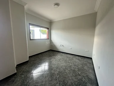 <strong></strong>&nbsp;<small>(4 dormit&oacute;rios sendo 1 su&iacute;te)</small>