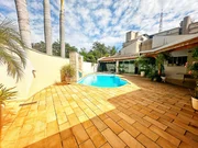 <strong></strong>&nbsp;<small>(3 dormit&oacute;rios sendo 1 su&iacute;te)</small>