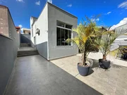 <strong></strong>&nbsp;<small>(3 dormit&oacute;rios sendo 1 su&iacute;te)</small>