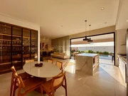 <strong>Casa em condomínio à venda na Fazenda Santa Lúcia, 3 suítes,</strong>