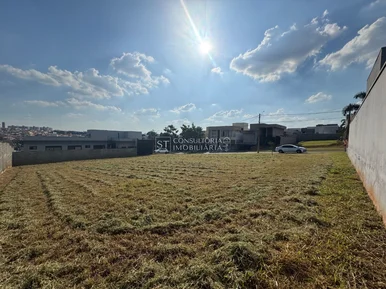 <strong>Terreno em Condomínio à Venda ou Locação em Santa Bárbara D</strong>