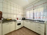 <strong></strong>&nbsp;<small>(2 dormit&oacute;rios sendo 2 su&iacute;tes)</small>