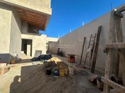 <strong></strong>&nbsp;<small>(3 dormit&oacute;rios sendo 1 su&iacute;te)</small>