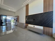 <strong>Imóvel em Condomínio - Casa com 3 suítes e 4 vagas no Jardim</strong>