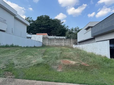 <strong>Terreno à venda no Condomínio Macknight em Santa Bárbara d'</strong>