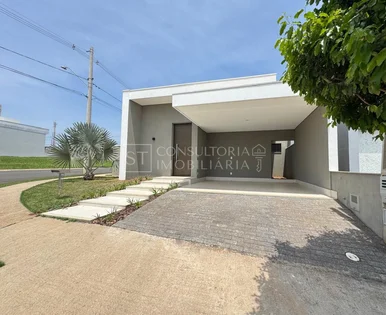 <strong>Casa em Condomínio</strong>&nbsp;<small>(3 dormit&oacute;rios sendo 1 su&iacute;te)</small>