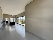 <strong>Casa em Condomínio</strong>&nbsp;<small>(4 dormit&oacute;rios sendo 1 su&iacute;te)</small>