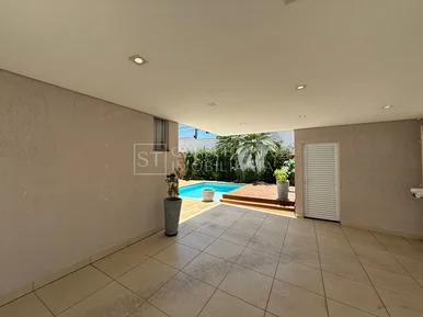 <strong>Sobrado Padrão</strong>&nbsp;<small>(2 dormit&oacute;rios sendo 2 su&iacute;tes)</small>