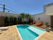 <strong>Sobrado Padrão</strong>&nbsp;<small>(2 dormit&oacute;rios sendo 2 su&iacute;tes)</small>