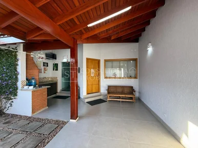 <strong>Casa Padrão</strong>&nbsp;<small>(3 dormit&oacute;rios sendo 1 su&iacute;te)</small>