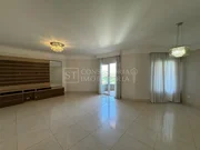 <strong>Apartamento Padrão</strong>&nbsp;<small>(3 dormit&oacute;rios sendo 1 su&iacute;te)</small>