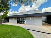 <strong>Casa Padrão</strong>&nbsp;<small>(3 dormit&oacute;rios sendo 3 su&iacute;tes)</small>