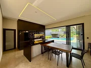 <strong>Casa Padrão</strong>&nbsp;<small>(3 dormit&oacute;rios sendo 3 su&iacute;tes)</small>