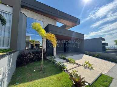 <strong>Casa em Condomínio</strong>&nbsp;<small>(3 dormit&oacute;rios)</small>