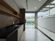 <strong>Casa em Condomínio</strong>&nbsp;<small>(3 dormit&oacute;rios sendo 3 su&iacute;tes)</small>