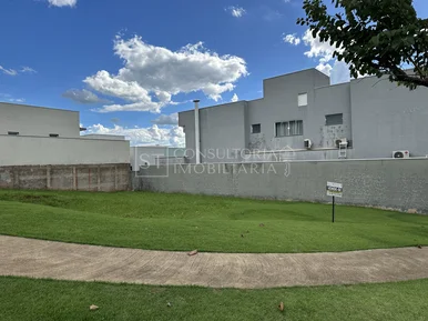 <strong>Terreno de Esquina Condominio Mac Knight</strong>