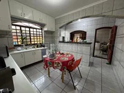 <strong>Sobrado Padrão</strong>&nbsp;<small>(3 dormit&oacute;rios sendo 1 su&iacute;te)</small>