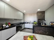 <strong>Casa completa a venda no Pq. Universitário</strong>