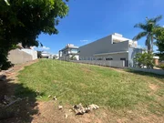 <strong>Terreno de 465m² á venda - Cond. Fazenda Santa Lúcia</strong>