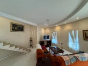 <strong>Sobrado Padrão</strong>&nbsp;<small>(3 dormit&oacute;rios sendo 1 su&iacute;te)</small>