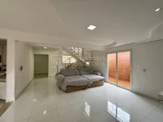 <strong>Casa Padrão</strong>&nbsp;<small>(4 dormit&oacute;rios sendo 4 su&iacute;tes)</small>