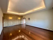 <strong>Casa Padrão</strong>&nbsp;<small>(5 dormit&oacute;rios sendo 2 su&iacute;tes)</small>