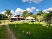 <strong>Casa Padrão</strong>&nbsp;<small>(3 dormit&oacute;rios sendo 3 su&iacute;tes)</small>