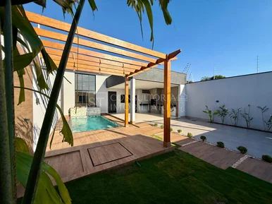 <strong>Casa Padrão</strong>&nbsp;<small>(3 dormit&oacute;rios sendo 1 su&iacute;te)</small>