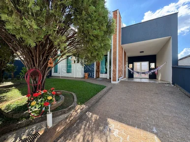 <strong>Casa em Condomínio</strong>&nbsp;<small>(3 dormit&oacute;rios sendo 2 su&iacute;tes)</small>