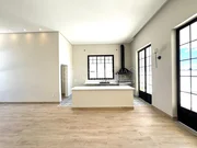 <strong>Casa em Condomínio</strong>&nbsp;<small>(3 dormit&oacute;rios sendo 1 su&iacute;te)</small>