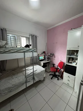 <strong>Casa Padrão</strong>&nbsp;<small>(2 dormit&oacute;rios sendo 1 su&iacute;te)</small>