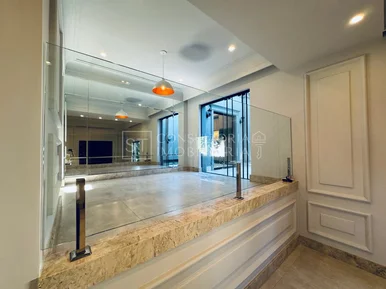 <strong>Casa em Condomínio</strong>&nbsp;<small>(5 dormit&oacute;rios sendo 5 su&iacute;tes)</small>