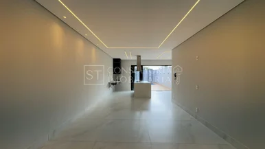 <strong>Casa Padrão</strong>&nbsp;<small>(3 dormit&oacute;rios sendo 3 su&iacute;tes)</small>