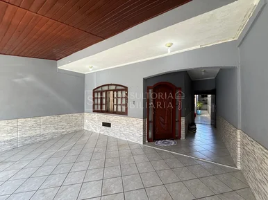 <strong>Casa Padrão</strong>&nbsp;<small>(3 dormit&oacute;rios sendo 1 su&iacute;te)</small>